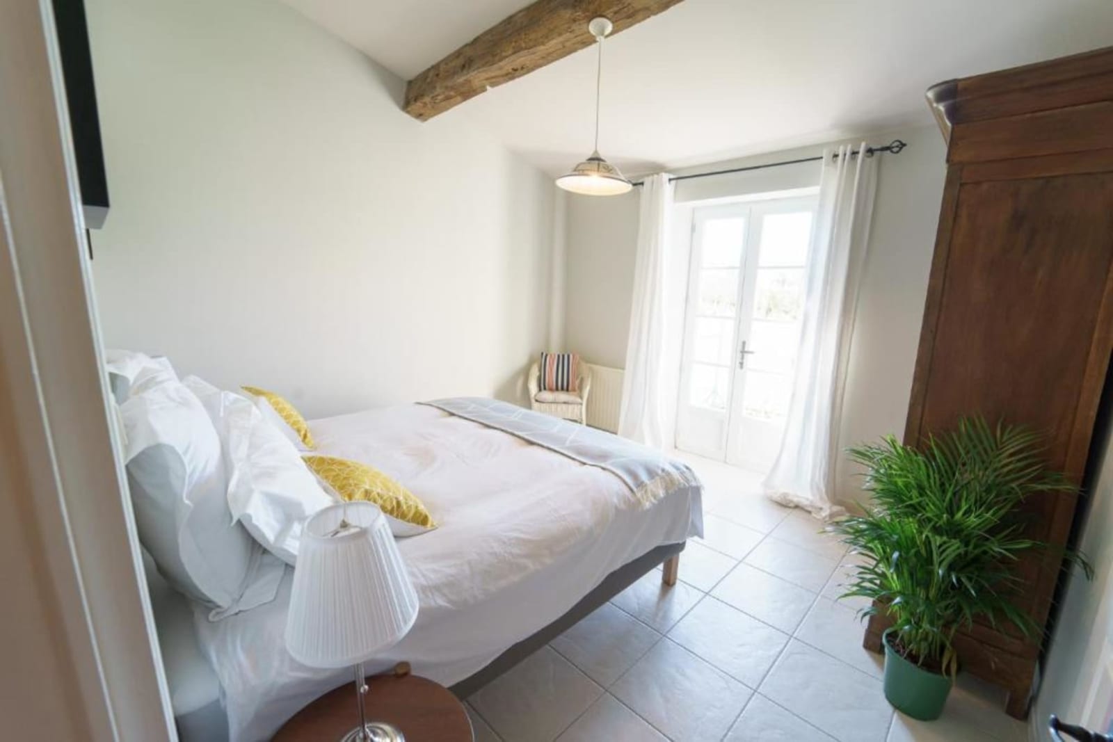 DORDOGNE: Double or Twin Room with Pool View