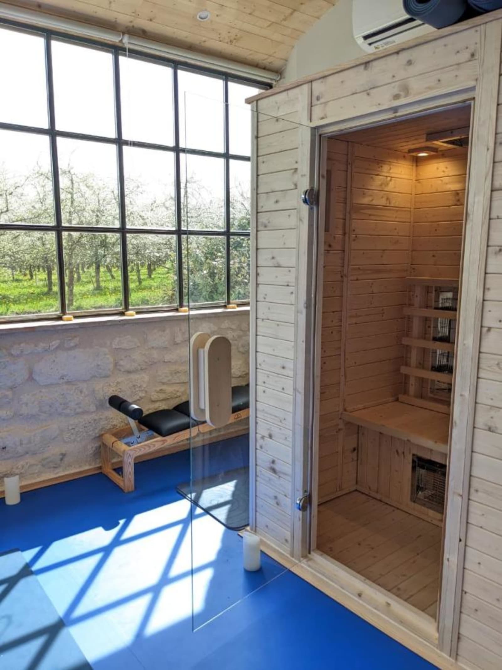 Infrared sauna